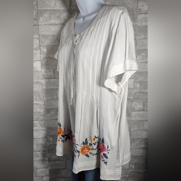 Forgotten Grace Embroidered Top - Picture 2 of 7